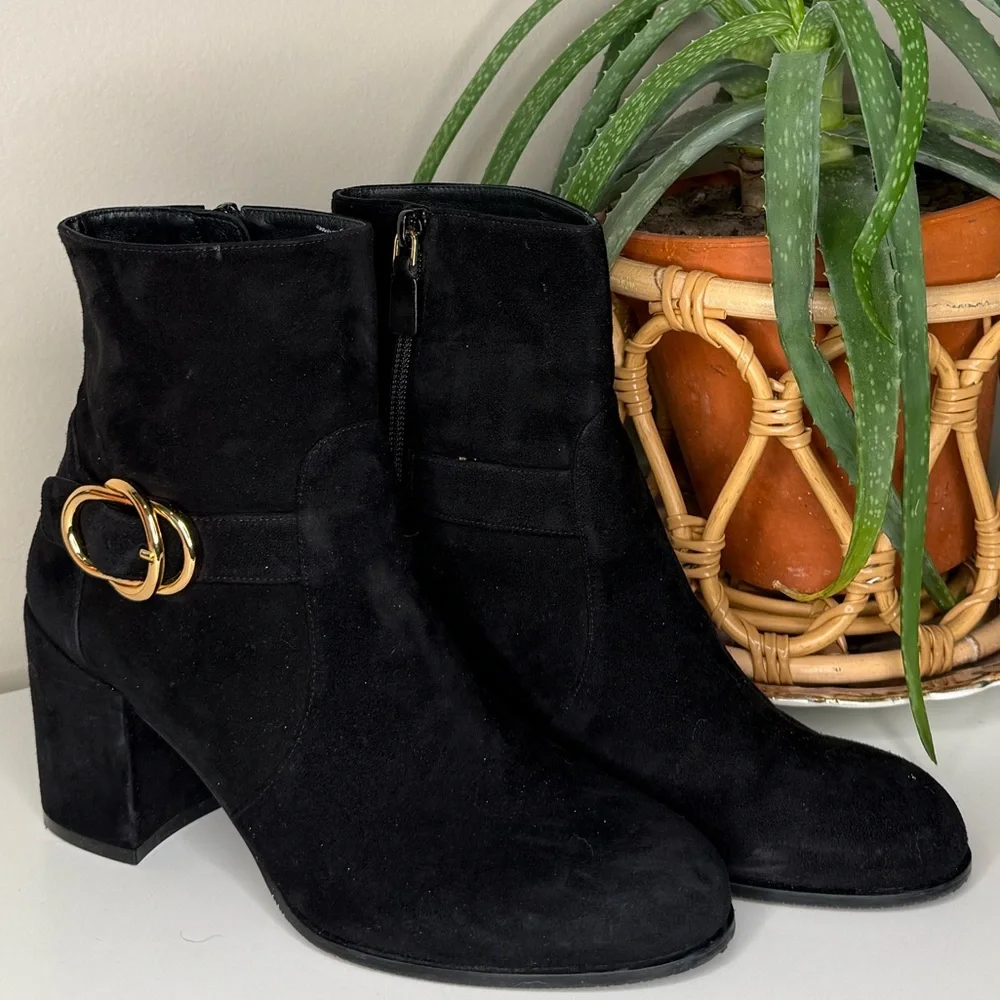 Stuart Weitzman Black Suede Ankle Boots Gold Hardware Block Heel 7.5 - Picture 2 of 13